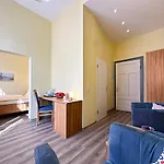فندق Graf Waldersee 3*